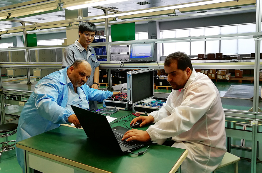 Cliente de Equipamento Didático da Universidade Laboraotry da Tunísia