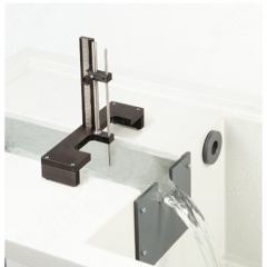 Equipamentos para experimentos de escoamento sobre vertedouros e entalhes em engenharia de fluidos, equipamentos didáticos e equipamentos para treinamento profissional.