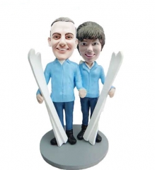 Bobbleheads Skiing Couple