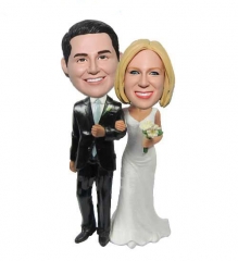 Custom bobbleheads wedding couple cake topper