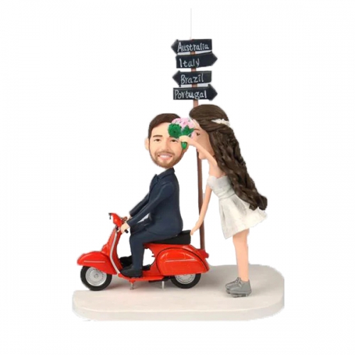 Travel themed wedding bobbleheads