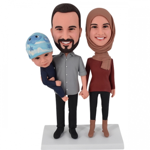 Custom bobble head family with baby