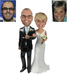 Custom bobbleheads wedding couple cake topper