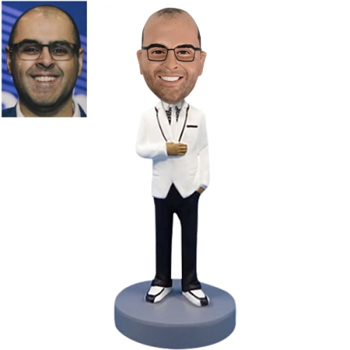 Groomsmen bobblehead doll with best likeness