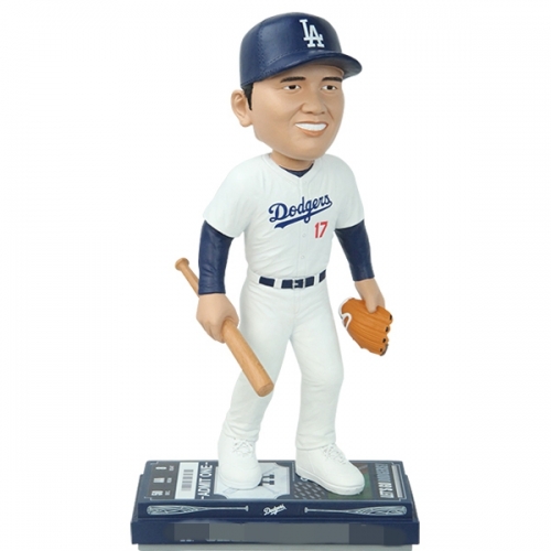 Custom Dodgers bobblehead with bat and gloves