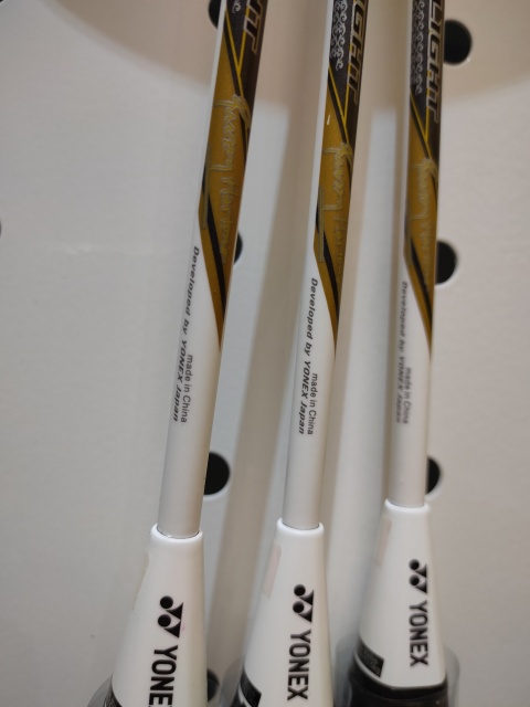 YONEX ArcSaber 71 LIGHT  (White) 5u5 78Grams,Strung(Yonex Factory String)  Grip Free(Full Cover Free)