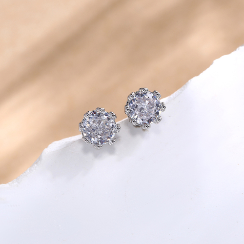 Crown Zircon Stud Earrings – Simple Elegance, Custom stone size