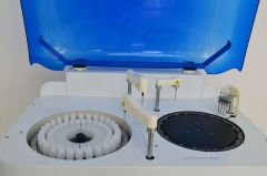 Analizador automático de bioquímica YSTE300F