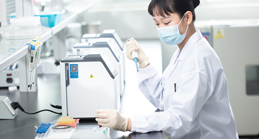 Structure and application of fully automatic biochemical analyzer
