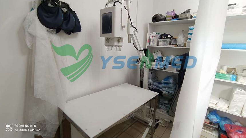 L&#39;unité vétérinaire portable DR YSENMED YSX056-PE VET fonctionne bien dans une clinique vétérinaire en Russie.