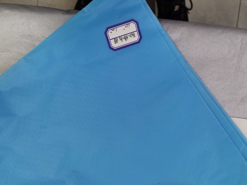 Resistance releasing film in blue for vaccum infusion accessories