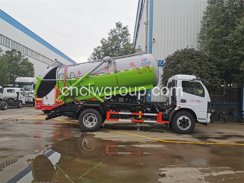 CLW 7m3 Vacuum Sewage Suction Truck