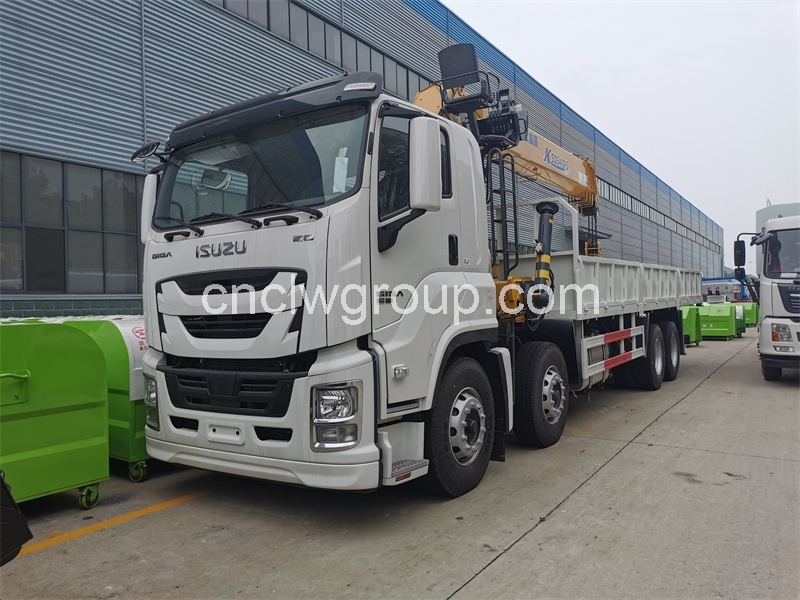 ISUZU 8x4 12W Boom Truck with XCMG 16 Ton Crane