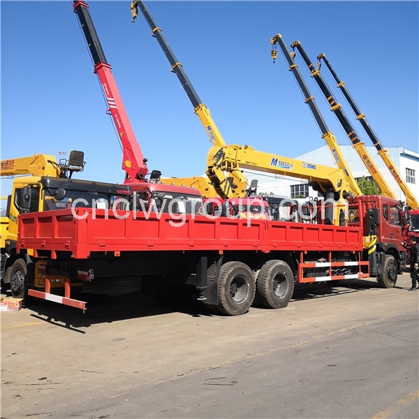 10 Wheeler Boom Truck with XCMG 12 Ton Crane