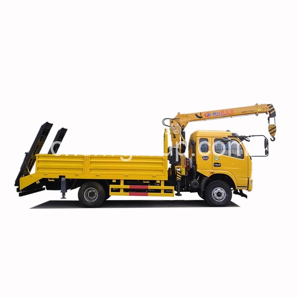 6 Wheeler Flatbed Truck with 3.2 Ton Crane