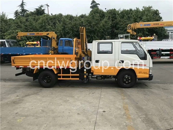 JMC 4x2 Boom Truck with XCMG 2 Ton Knuckle Crane