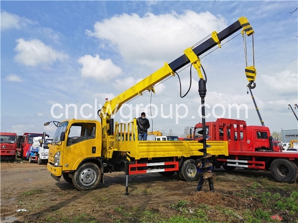 ISUZU 5 ton Crane Truck with Drilling Auger