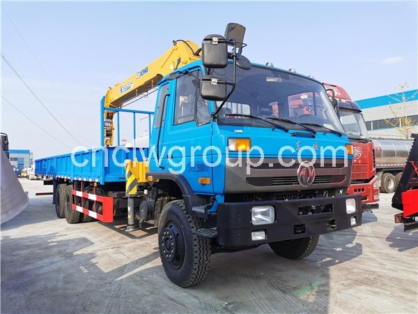 Dongfeng 6x4 Truck with XCMG 10 Tons Boom Crane