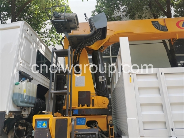 HOWO 6x4 10 Ton Truck Mounted Crane