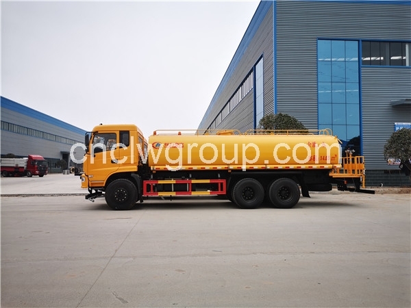Dongfeng 6x4 20,000 liter Water Truck