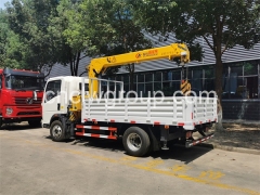 HOWO Truck Mounted 3.2 Ton Crane