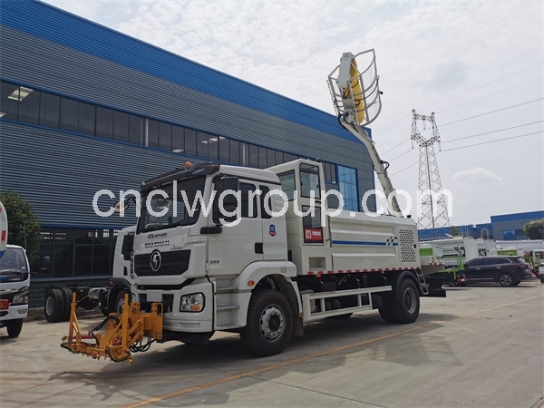 SHACMAN Tunnel Wall Cleaning Truck