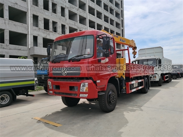Dongfeng 4X4 Truck Mounted 6.3 Tons Crane