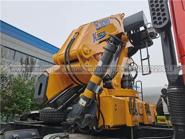 SHACMAN 6x4 Tractor with Crane