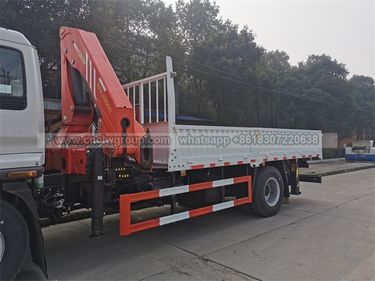 ISUZU 4x2 Truck Mounted Sany Knuckle Crane
