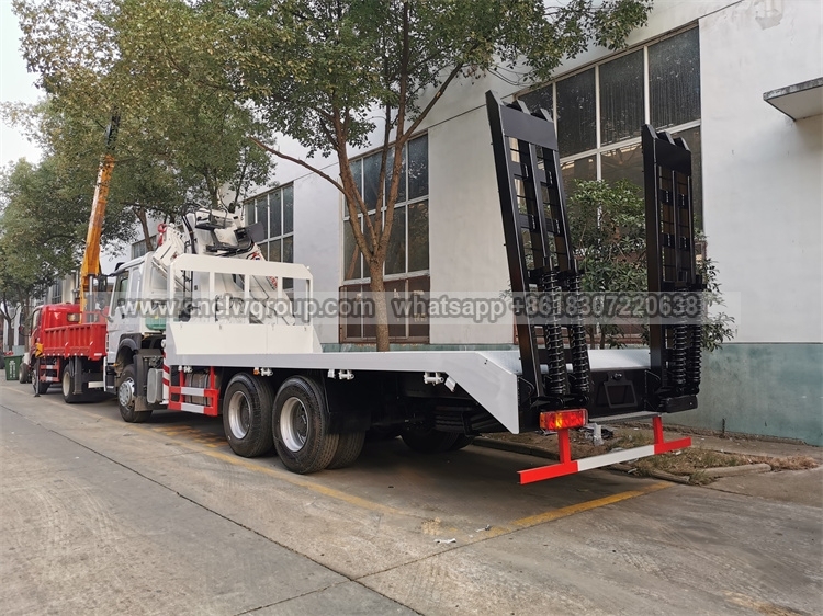 HOWO 6x4 14 Ton Truck Mounted Knuckle Crane