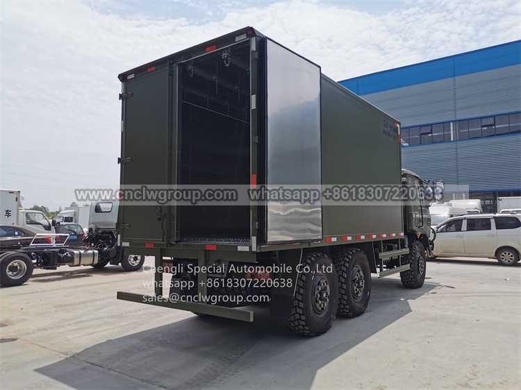 Dongfeng 6x6 AWD Refrigerated Truck