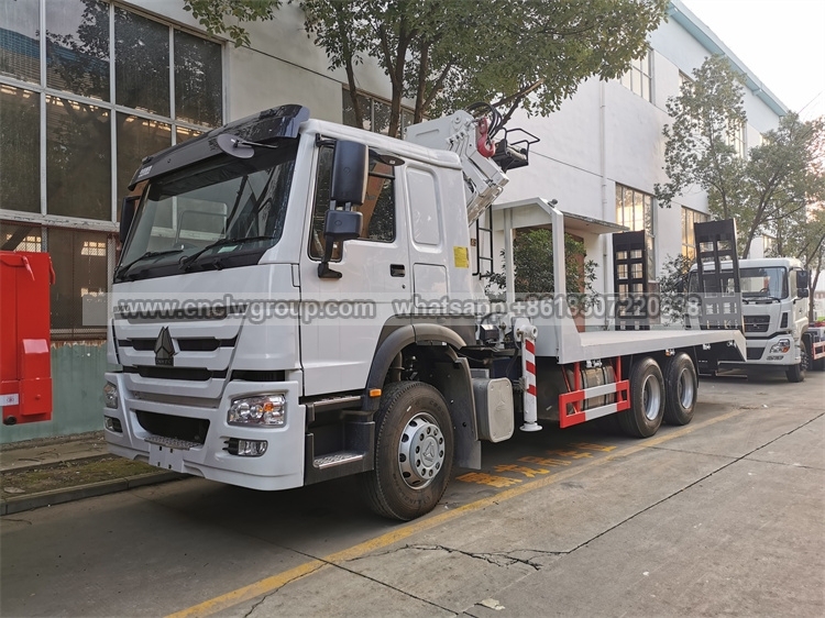 HOWO 6x4 14 Ton Truck Mounted Knuckle Crane