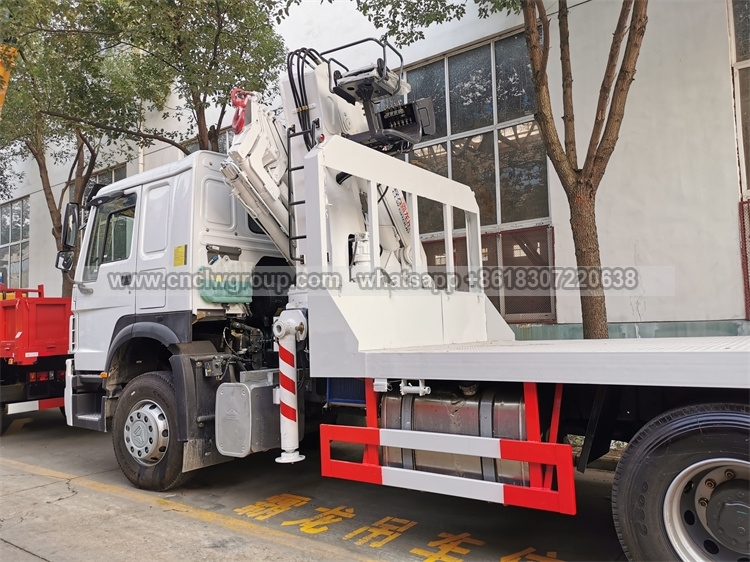 HOWO 6x4 14 Ton Truck Mounted Knuckle Crane