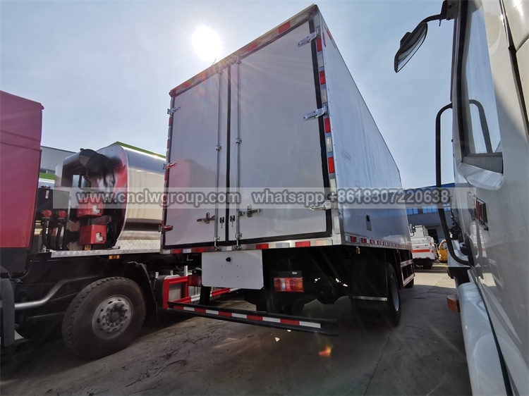 HOWO 4x2 10 Tons Refrigerated Truck