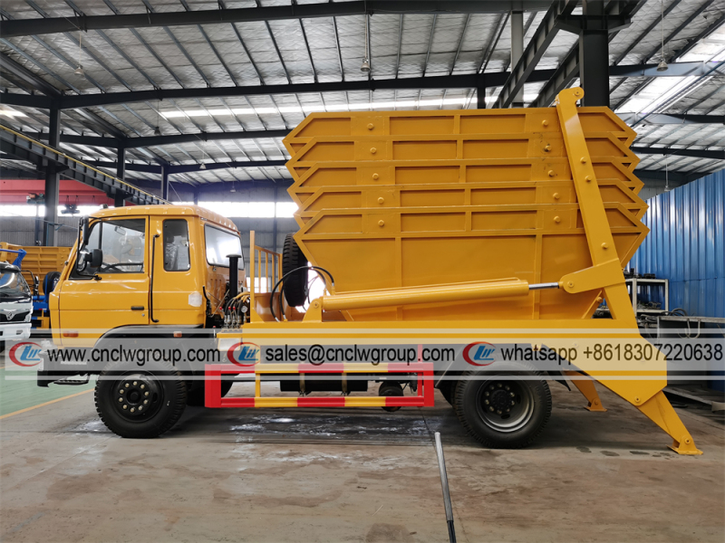 Dongfeng 10 ton skip loader waste truck