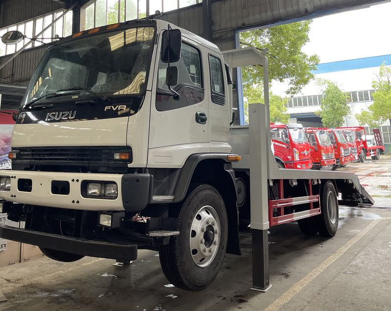 A Best Excavator Carrier Truck for loading 15 tons —— ISUZU 10-15 ton excavator self loading truck