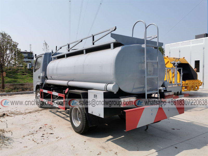 Dongfeng 5,000 liter Fuel Dispenser Truck