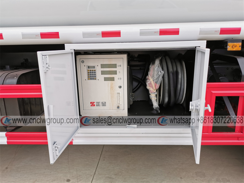 Dongfeng 11000 liter Fuel Refilling Truck