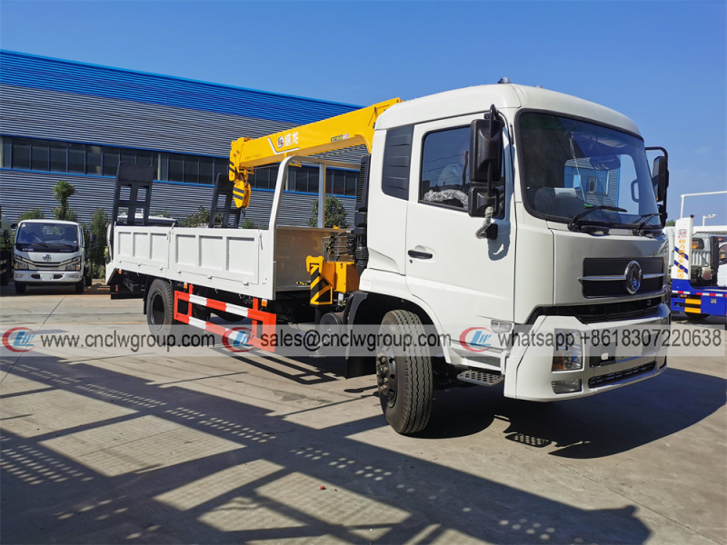 Dongfeng RHD flatbed truck with crane
