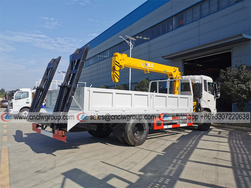 Dongfeng RHD flatbed truck with crane