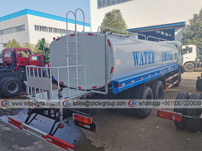 Dongfeng 20,000 liter Water Sprinkler Truck