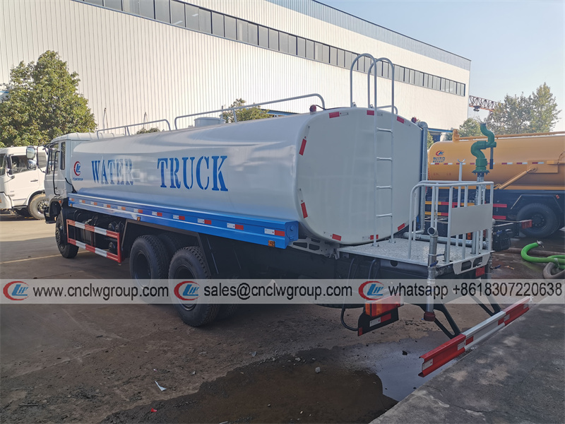 Dongfeng 20,000 liter Water Sprinkler Truck