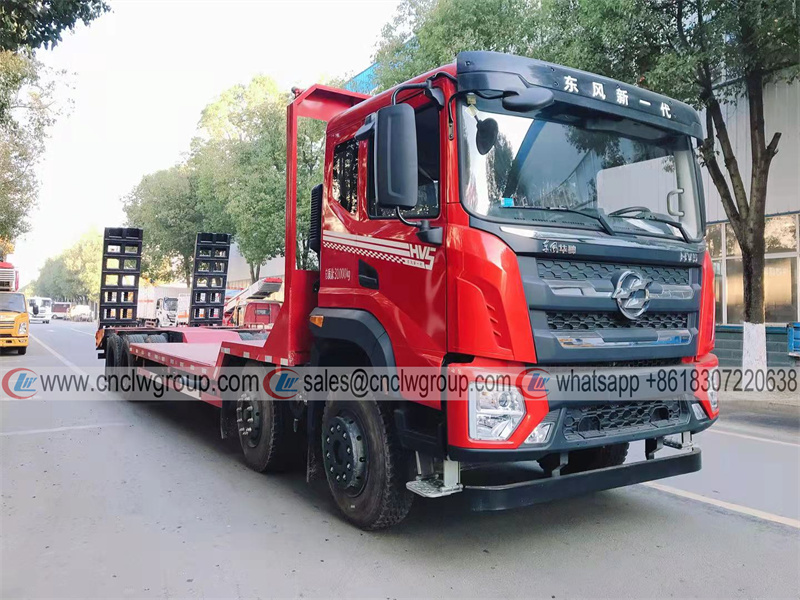 Dongfeng 8x4 30~40 Tons Concave Beam Low Bed Truck