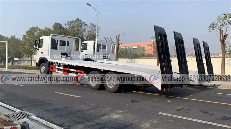 HOWO 6x4 20-25 Tons Excavator Flatbed Truck
