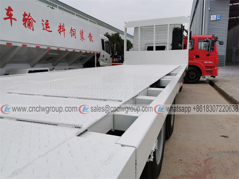 SHACMAN 20-25 Tons Self Loading Flat bed Truck Excavator Carrier Self Loader