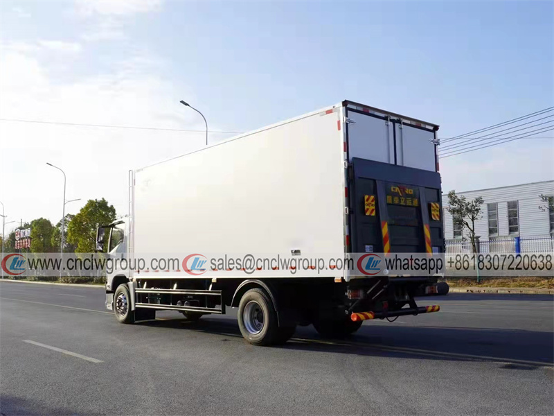 ISUZU GIGA VC61 6.8m Refrigerated Truck Freezer Van Reefer Truck