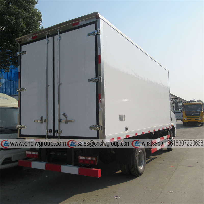 Dongfeng dolicar 6~8 tons 18feet reefer van fridge truck