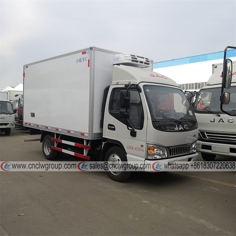 JAC 16ft 3~5 ton small refrigerated truck freezer vans for sale