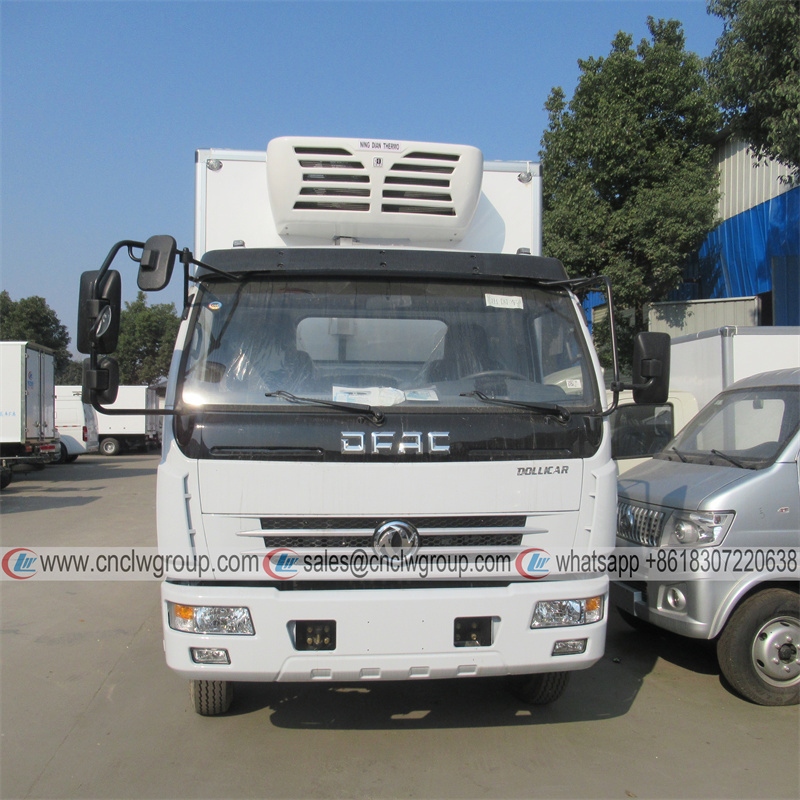 Dongfeng dolicar 6~8 tons 18feet reefer van fridge truck
