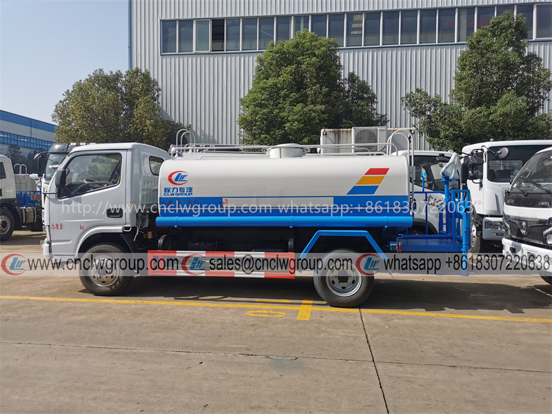Dongfeng 5000 liter Water Sprinkler Water Tank Bowser Lorry Truck